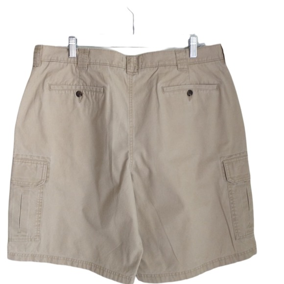 LL Bean 10" Cargo Shorts Men's Size 38 x 10 Tan Multi Pockets Zip Fly Cotton - Picture 3 of 9